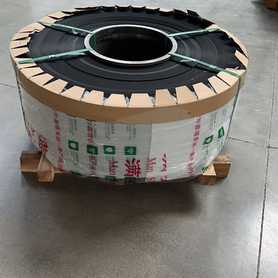 標識や装飾用に使用される,高光沢な黒色で覆われたアルミニウムシート