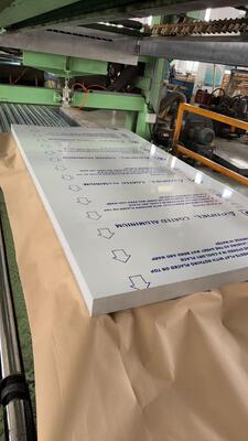 0.080 インチ厚さ 36 インチ幅合金 3105 Kynar PVDF マットグレー Ral 7046 カラー塗装済みアルミニウムコイル、アルミ屋根シート製造用