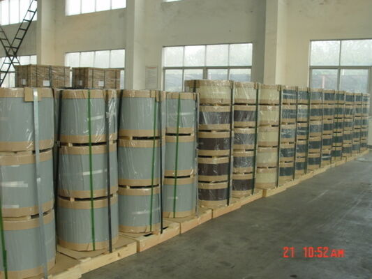 耐久性 1 mm 厚の合金 3105 H24 屋根用 PVDF 塗料コーティングを備えたプリペイント アルミニウムコイル